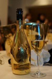 日本美容医師会＿アルマンドブリニャック_ARMAND DE BRIGNAC_2